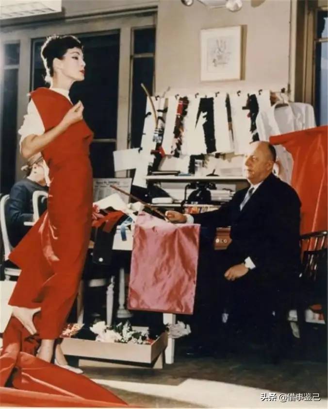 Dior：从创始人开始，始终追求，让女性更加华美和高雅